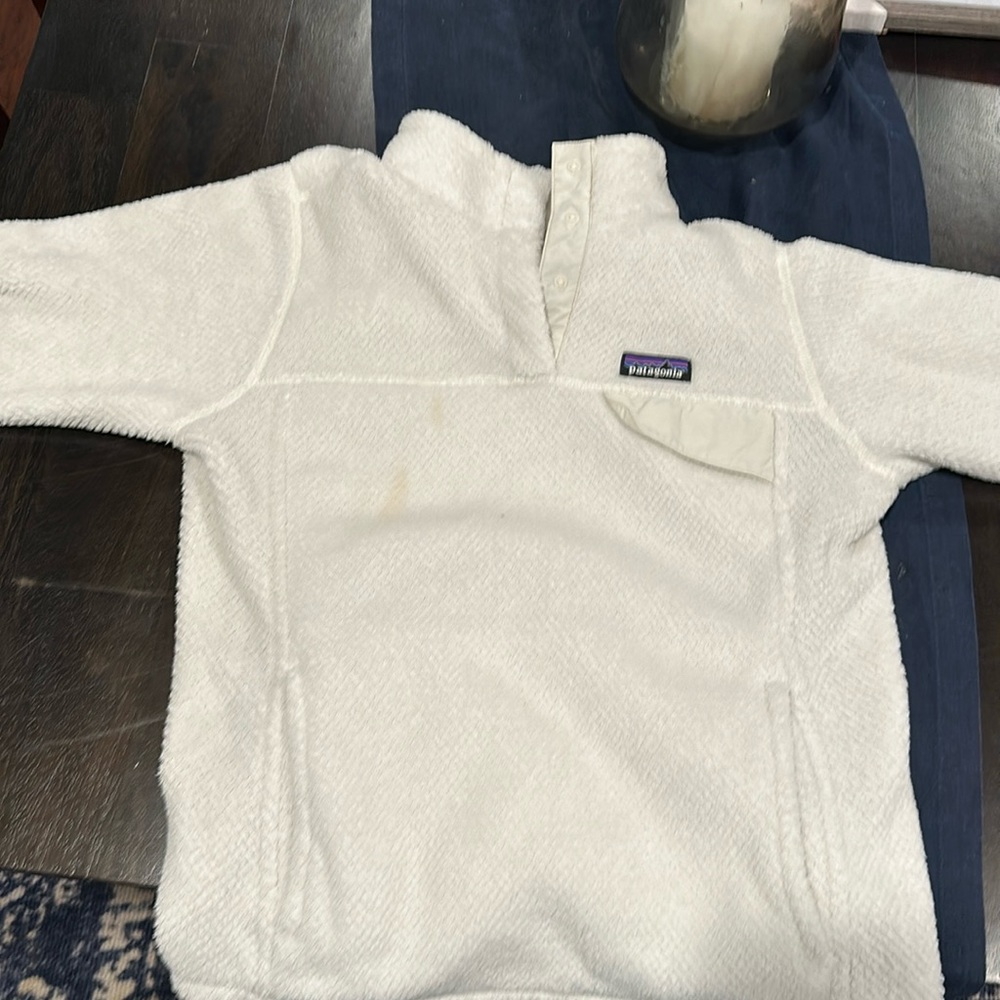 Patagonia women’s medium fleece.